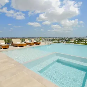 https://lujoso-apartamento-nuevo.quintano-roohotels.com